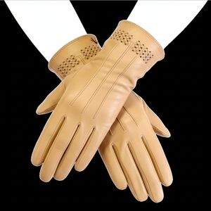 Italian Leather/Silk Dress Women's Gloves color beige Size EU 7/US S NWOT
